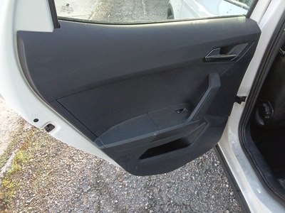 SEAT Arona 1.6 TDI Ecomotive S&S Style Edition 70 kW (95 CV) 14 SEAT Arona 1.6 TDI Ecomotive S&S Style Edition 70 kW (95 CV) 14