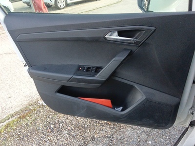 SEAT Arona 1.6 TDI Ecomotive S&S Style Edition 70 kW (95 CV) 13 SEAT Arona 1.6 TDI Ecomotive S&S Style Edition 70 kW (95 CV) 13