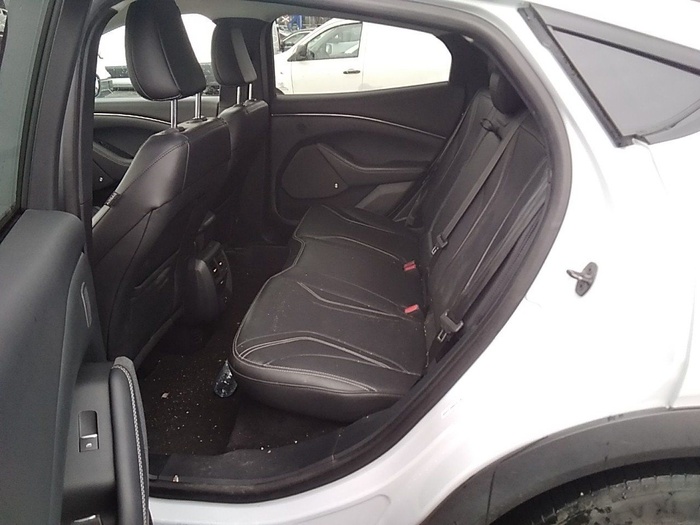 Ford Mustang Mach-E Batería 98.8Kwh 216 kW (294 CV) Vehículo usado en Madrid Ford Mustang Mach-E Batería 98.8Kwh 216 kW (294 CV) Vehículo usado en Madrid