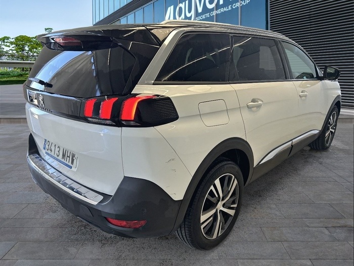 Peugeot 5008 BlueHDI 130 S&S Allure Pack EAT8 96 kW (130 CV) Vehículo usado en Madrid Peugeot 5008 BlueHDI 130 S&S Allure Pack EAT8 96 kW (130 CV) Vehículo usado en Madrid