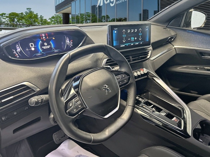 Peugeot 5008 BlueHDI 130 S&S Allure Pack EAT8 96 kW (130 CV) Vehículo usado en Madrid Peugeot 5008 BlueHDI 130 S&S Allure Pack EAT8 96 kW (130 CV) Vehículo usado en Madrid