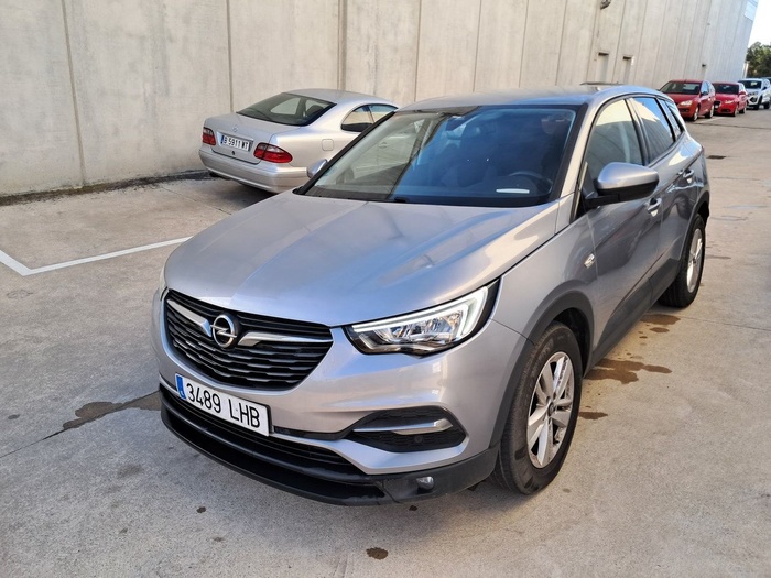 Opel Grandland X 1.5 CDTi S&S Selective 96 kW (130 CV) Vehículo usado en Madrid Opel Grandland X 1.5 CDTi S&S Selective 96 kW (130 CV) Vehículo usado en Madrid