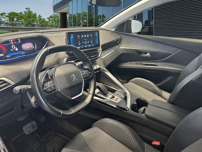 Peugeot 3008 BlueHDi 130 S&S Allure Pack EAT8 96 kW (130 CV) Vehículo usado en Madrid Peugeot 3008 BlueHDi 130 S&S Allure Pack EAT8 96 kW (130 CV) Vehículo usado en Madrid