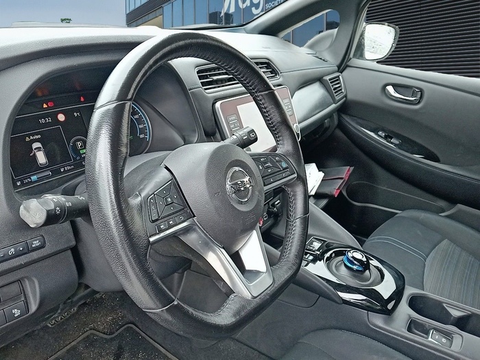 Nissan Leaf 62kWh e+ N-Connecta 160 kW (217 CV) Vehículo usado en Madrid Nissan Leaf 62kWh e+ N-Connecta 160 kW (217 CV) Vehículo usado en Madrid