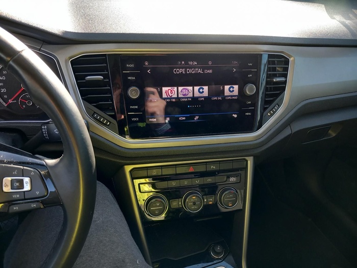 Volkswagen T-Roc Advance R-Line 1.0 TSI 81 kW (110 CV) Vehículo usado en Madrid Volkswagen T-Roc Advance R-Line 1.0 TSI 81 kW (110 CV) Vehículo usado en Madrid