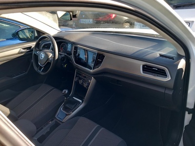 Volkswagen T-Roc Advance R-Line 1.0 TSI 81 kW (110 CV) 5 Volkswagen T-Roc Advance R-Line 1.0 TSI 81 kW (110 CV) 5