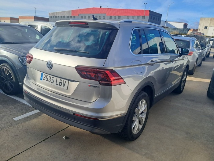 Volkswagen Tiguan Sport 2.0 TDI 4Motion 140 kW (190 CV) DSG Vehículo usado en Madrid Volkswagen Tiguan Sport 2.0 TDI 4Motion 140 kW (190 CV) DSG Vehículo usado en Madrid