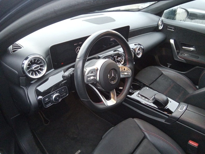 Mercedes-Benz Clase A 180 d 85 kW (116 CV) Vehículo usado en Madrid Mercedes-Benz Clase A 180 d 85 kW (116 CV) Vehículo usado en Madrid