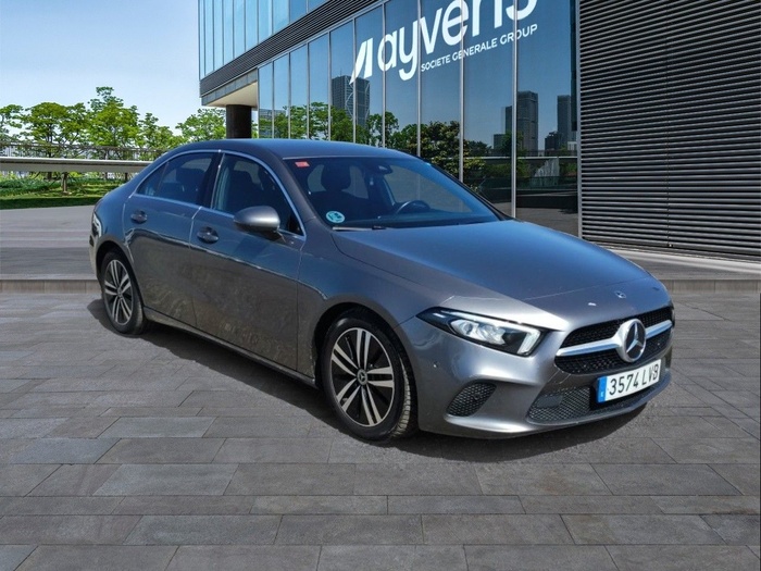 Mercedes-Benz Clase A 180 d 85 kW (116 CV) Vehículo usado en Madrid Mercedes-Benz Clase A 180 d 85 kW (116 CV) Vehículo usado en Madrid
