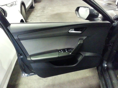 SEAT León 2.0 TDI S&S Style Go 85 kW (115 CV) 14 SEAT León 2.0 TDI S&S Style Go 85 kW (115 CV) 14