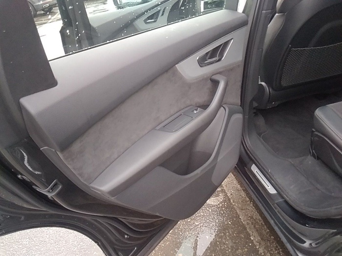 Audi Q7 TFSIe S line plus 55 quattro 280 kW (381 CV) tiptronic Vehículo usado en Madrid Audi Q7 TFSIe S line plus 55 quattro 280 kW (381 CV) tiptronic Vehículo usado en Madrid