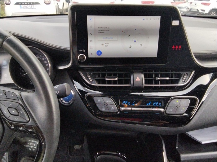 Toyota C-HR 180H Advance 135 kW (184 CV) Vehículo usado en Madrid Toyota C-HR 180H Advance 135 kW (184 CV) Vehículo usado en Madrid