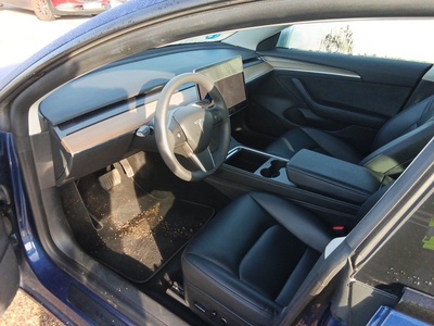 Tesla Model 3 RWD 208 kW (283 CV) 7 Tesla Model 3 RWD 208 kW (283 CV) 7