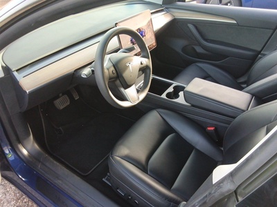 Tesla Model 3 RWD 208 kW (283 CV) 7 Tesla Model 3 RWD 208 kW (283 CV) 7