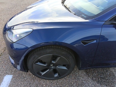 Tesla Model 3 RWD 208 kW (283 CV) 15 Tesla Model 3 RWD 208 kW (283 CV) 15