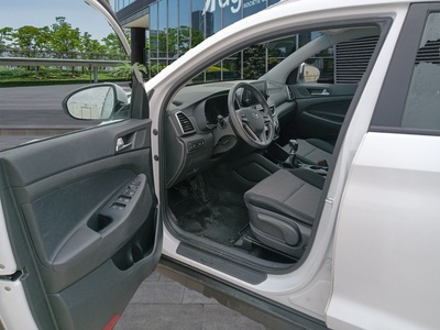 Hyundai Tucson 1.6 CRDI 48V SLE 4x2 85 kW (116 CV) 7 Hyundai Tucson 1.6 CRDI 48V SLE 4x2 85 kW (116 CV) 7