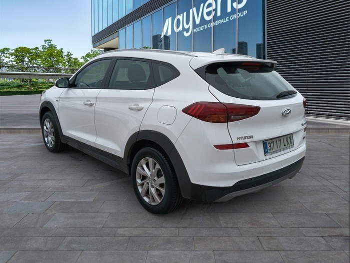 Hyundai Tucson 1.6 CRDI 48V SLE 4x2 85 kW (116 CV) Vehículo usado en Madrid Hyundai Tucson 1.6 CRDI 48V SLE 4x2 85 kW (116 CV) Vehículo usado en Madrid