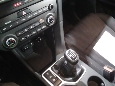 Kia Sportage 1.6 MHEV Business 4x4 100 kW (136 CV) 12 Kia Sportage 1.6 MHEV Business 4x4 100 kW (136 CV) 12