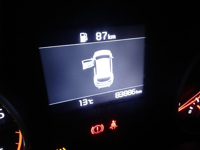 Kia Sportage 1.6 MHEV Business 4x4 100 kW (136 CV) Vehículo usado en Madrid Kia Sportage 1.6 MHEV Business 4x4 100 kW (136 CV) Vehículo usado en Madrid