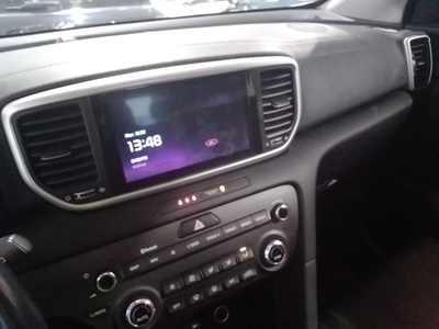 Kia Sportage 1.6 MHEV Business 4x4 100 kW (136 CV) 10 Kia Sportage 1.6 MHEV Business 4x4 100 kW (136 CV) 10