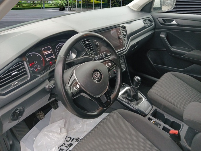 Volkswagen T-Roc Edition 1.6 TDI 85 kW (115 CV) Vehículo usado en Madrid Volkswagen T-Roc Edition 1.6 TDI 85 kW (115 CV) Vehículo usado en Madrid