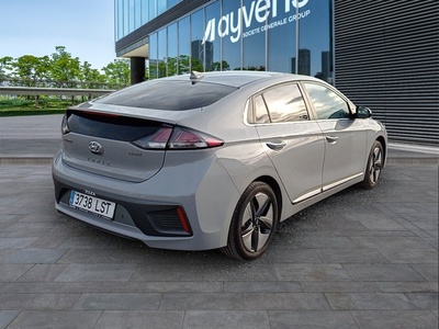 Hyundai Ioniq 1.6 GDI HEV Tecno DCT 104 kW (141 CV) 4 Hyundai Ioniq 1.6 GDI HEV Tecno DCT 104 kW (141 CV) 4