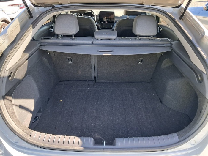 Hyundai Ioniq 1.6 GDI HEV Tecno DCT 104 kW (141 CV) Vehículo usado en Madrid Hyundai Ioniq 1.6 GDI HEV Tecno DCT 104 kW (141 CV) Vehículo usado en Madrid