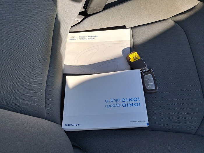 Hyundai Ioniq 1.6 GDI HEV Tecno DCT 104 kW (141 CV) Vehículo usado en Madrid Hyundai Ioniq 1.6 GDI HEV Tecno DCT 104 kW (141 CV) Vehículo usado en Madrid