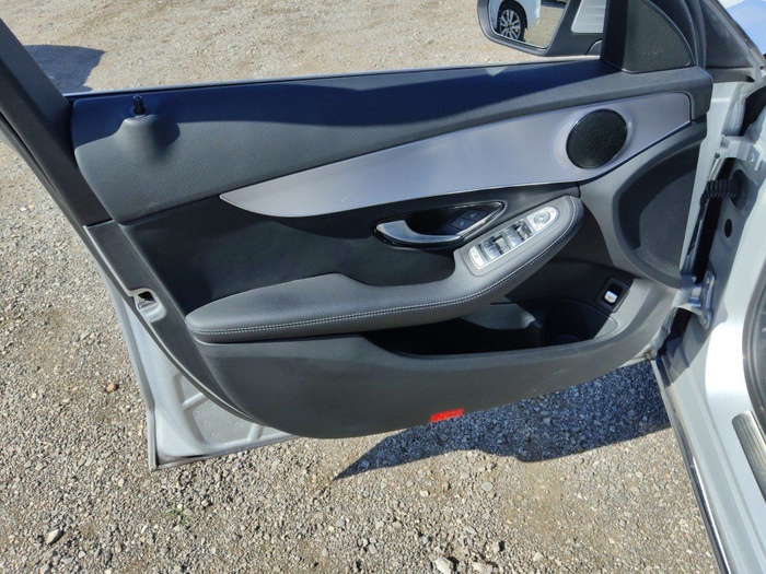 Mercedes-Benz Clase C 200 135 kW (184 CV) Vehículo usado en Madrid Mercedes-Benz Clase C 200 135 kW (184 CV) Vehículo usado en Madrid