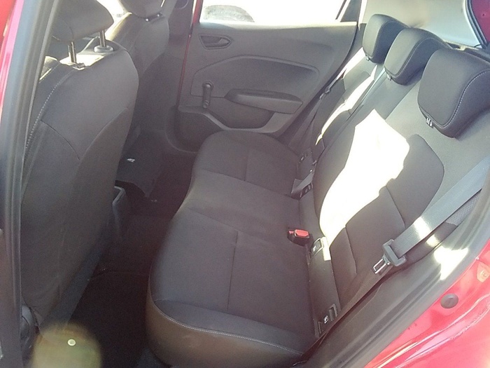 Renault Clio Business SCe 48 kW (65 CV) Vehículo usado en Madrid Renault Clio Business SCe 48 kW (65 CV) Vehículo usado en Madrid