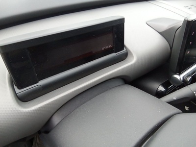 Citroen C4 Cactus BlueHDi 100 S&S Shine 75 kW (102 CV) 8 Citroen C4 Cactus BlueHDi 100 S&S Shine 75 kW (102 CV) 8