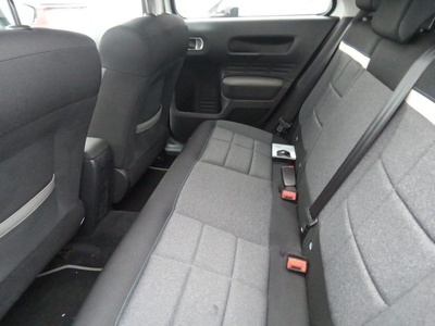 Citroen C4 Cactus BlueHDi 100 S&S Shine 75 kW (102 CV) 9 Citroen C4 Cactus BlueHDi 100 S&S Shine 75 kW (102 CV) 9