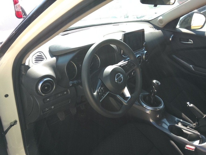 Nissan Juke DIG-T Acenta 84 kW (114 CV) Vehículo usado en Madrid Nissan Juke DIG-T Acenta 84 kW (114 CV) Vehículo usado en Madrid