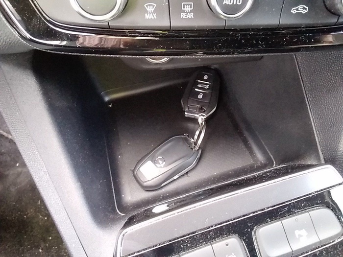 Opel Mokka-e BEV 50kWh GS-e 100 kW (136 CV) Vehículo usado en Madrid Opel Mokka-e BEV 50kWh GS-e 100 kW (136 CV) Vehículo usado en Madrid