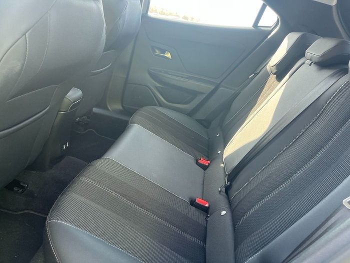 Opel Mokka 1.5 D Business Elegance 81 kW (110 CV) Vehículo usado en Madrid Opel Mokka 1.5 D Business Elegance 81 kW (110 CV) Vehículo usado en Madrid