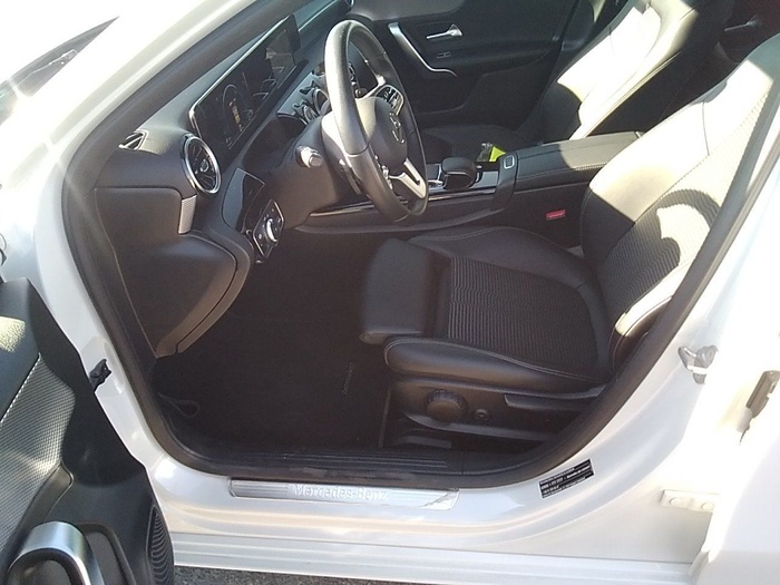 Mercedes-Benz Clase A 180 d 85 kW (116 CV) Vehículo usado en Madrid Mercedes-Benz Clase A 180 d 85 kW (116 CV) Vehículo usado en Madrid