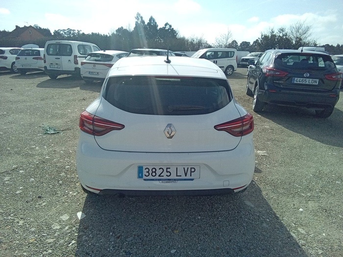 Renault Clio Business TCe 66 kW (90 CV) Vehículo usado en Madrid Renault Clio Business TCe 66 kW (90 CV) Vehículo usado en Madrid