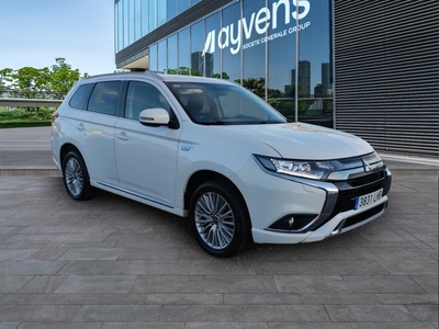 Mitsubishi Outlander 2.4 PHEV Motion 4WD Auto 165 kW (224 CV) 3 Mitsubishi Outlander 2.4 PHEV Motion 4WD Auto 165 kW (224 CV) 3