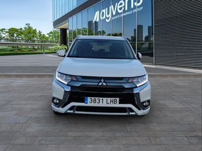 Mitsubishi Outlander 2.4 PHEV Motion 4WD Auto 165 kW (224 CV) 2 Mitsubishi Outlander 2.4 PHEV Motion 4WD Auto 165 kW (224 CV) 2