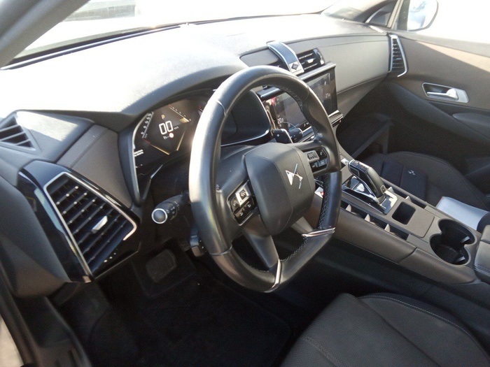 DS DS7 Crossback BlueHDi 130 DE Bastille + AT 96 kW (130 CV) Vehículo usado en Madrid DS DS7 Crossback BlueHDi 130 DE Bastille + AT 96 kW (130 CV) Vehículo usado en Madrid