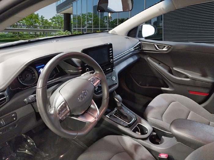 Hyundai Ioniq 1.6 GDI HEV Klass DCT 104 kW (141 CV) Vehículo usado en Madrid Hyundai Ioniq 1.6 GDI HEV Klass DCT 104 kW (141 CV) Vehículo usado en Madrid