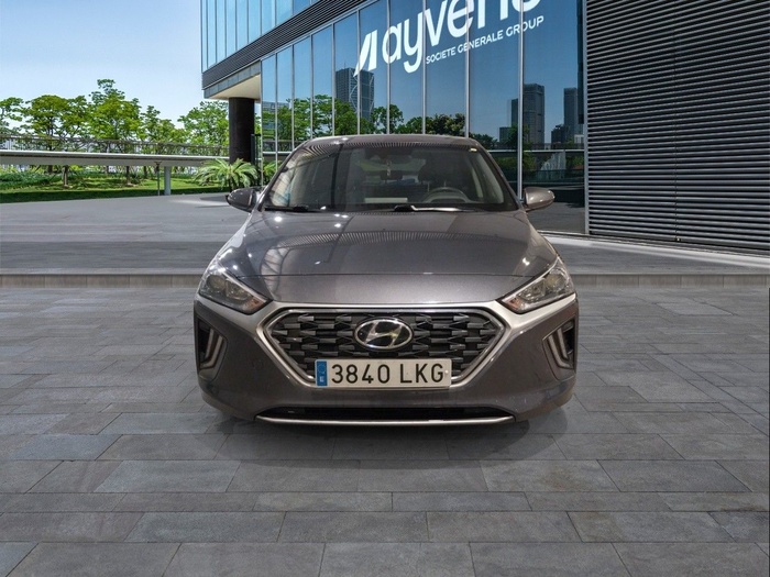 Hyundai Ioniq 1.6 GDI HEV Klass DCT 104 kW (141 CV) Vehículo usado en Madrid Hyundai Ioniq 1.6 GDI HEV Klass DCT 104 kW (141 CV) Vehículo usado en Madrid