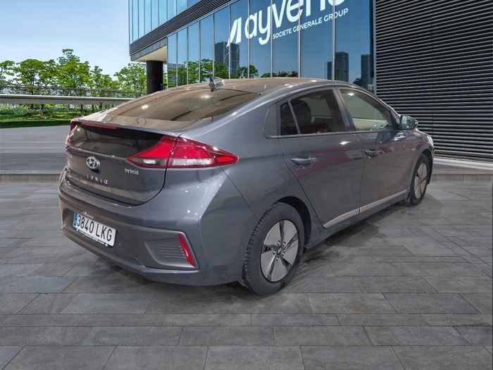 Hyundai Ioniq 1.6 GDI HEV Klass DCT 104 kW (141 CV) Vehículo usado en Madrid Hyundai Ioniq 1.6 GDI HEV Klass DCT 104 kW (141 CV) Vehículo usado en Madrid