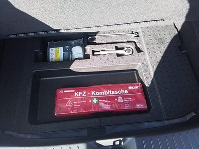 Mazda CX-30 2.0 e-Skyactive G MHEV Prime-line 90 kW (122 CV) 8 Mazda CX-30 2.0 e-Skyactive G MHEV Prime-line 90 kW (122 CV) 8