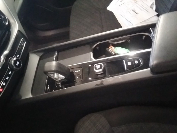 Volvo XC60 B4 D Core Auto 145 kW (197 CV) Vehículo usado en Madrid Volvo XC60 B4 D Core Auto 145 kW (197 CV) Vehículo usado en Madrid