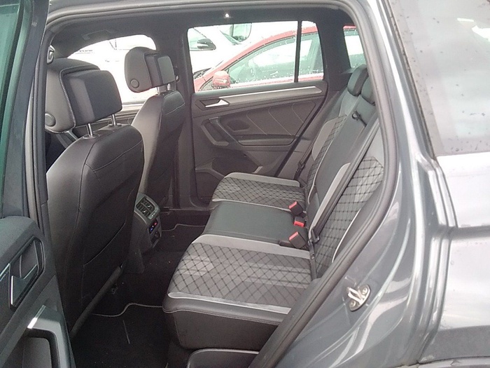 Volkswagen Tiguan R-Line 2.0 TDI 110 kW (150 CV) DSG Vehículo usado en Madrid Volkswagen Tiguan R-Line 2.0 TDI 110 kW (150 CV) DSG Vehículo usado en Madrid