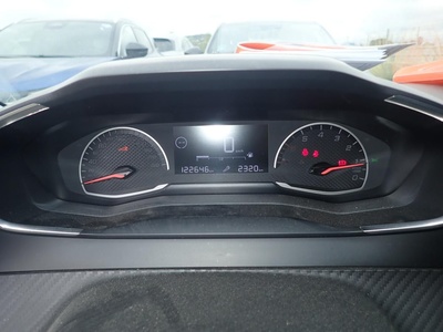 Peugeot 208 BlueHDi 100 Active 75 kW (100 CV) 7 Peugeot 208 BlueHDi 100 Active 75 kW (100 CV) 7