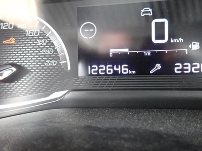 Peugeot 208 BlueHDi 100 Active 75 kW (100 CV) 6 Peugeot 208 BlueHDi 100 Active 75 kW (100 CV) 6