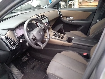 DS DS7 Crossback BlueHDi 130 DE Bastille + AT 96 kW (130 CV) 7 DS DS7 Crossback BlueHDi 130 DE Bastille + AT 96 kW (130 CV) 7