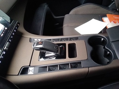 DS DS7 Crossback BlueHDi 130 DE Bastille + AT 96 kW (130 CV) 9 DS DS7 Crossback BlueHDi 130 DE Bastille + AT 96 kW (130 CV) 9